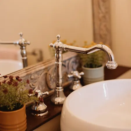 Oviv Dimora Del Borgo Hotel