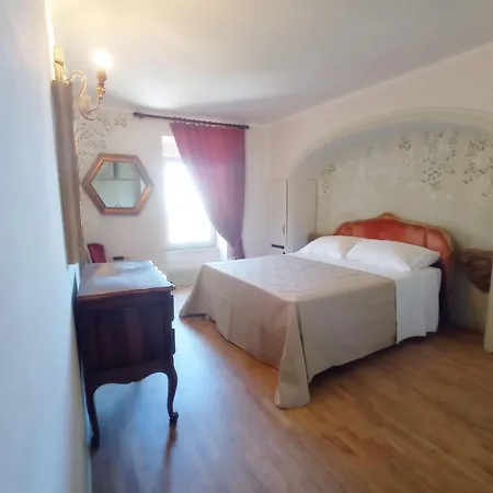 Hotel Oviv - La Dimora Del Borgo Acquaviva Picena